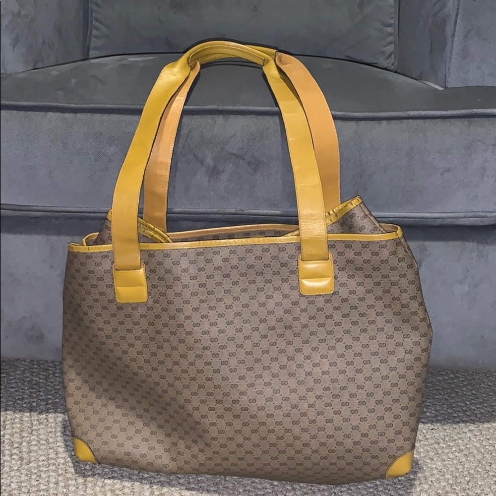Authentic Gucci handbag. - Picture 2 of 7